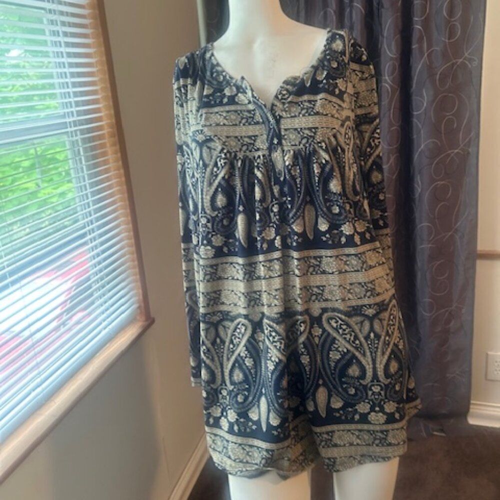 a. jesdani Blue/Tan Paisley Split neck Tunic, size 2X